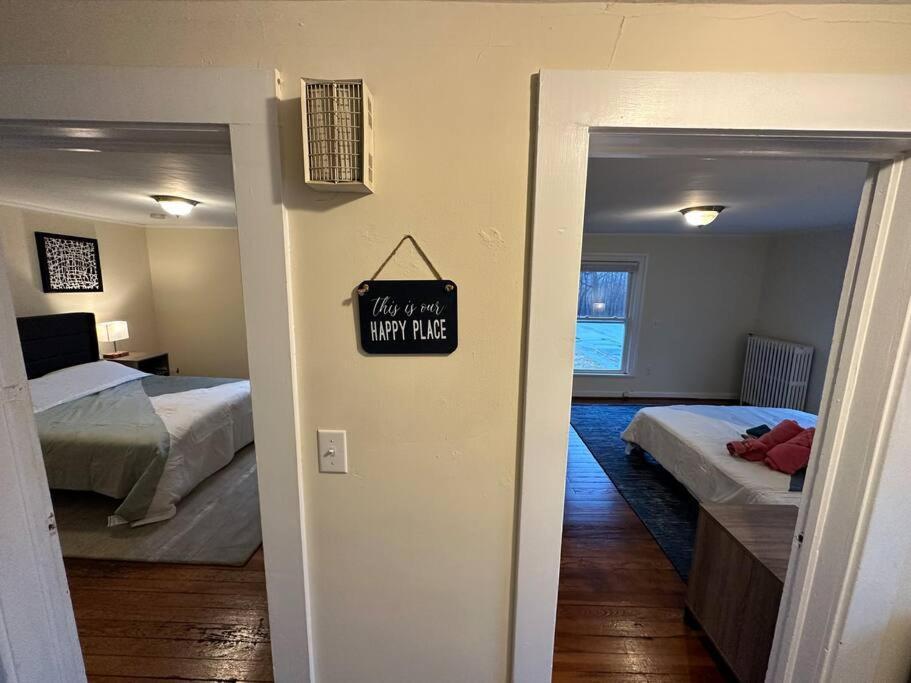 The Yellow Door 3-Bedroom Downtown Near Vt&Ru Radford Exteriér fotografie