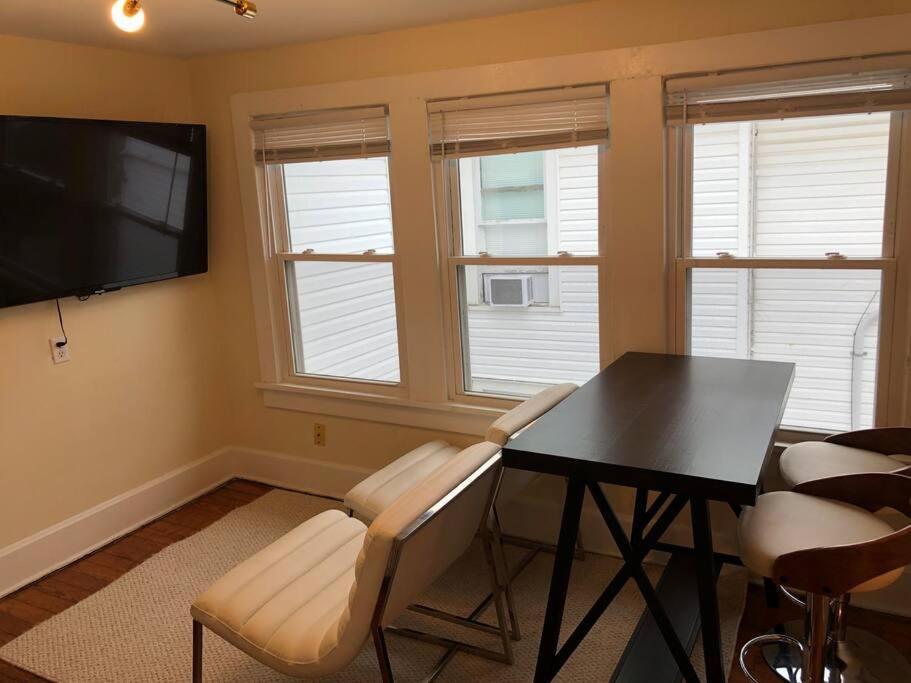 The Yellow Door 3-Bedroom Downtown Near Vt&Ru Radford Exteriér fotografie