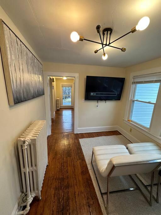The Yellow Door 3-Bedroom Downtown Near Vt&Ru Radford Exteriér fotografie